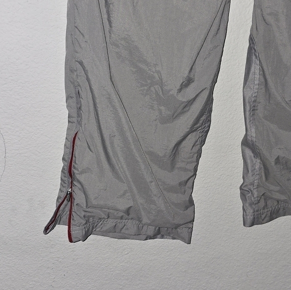 Nike Wind Breaker Pants Women Sz 4-6 Gray Hem Side Zippers Athleisure - Picture 9 of 15